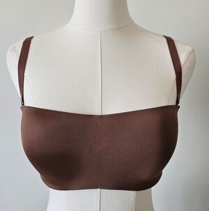 Skims 36D wireless form strapless bra cocoa